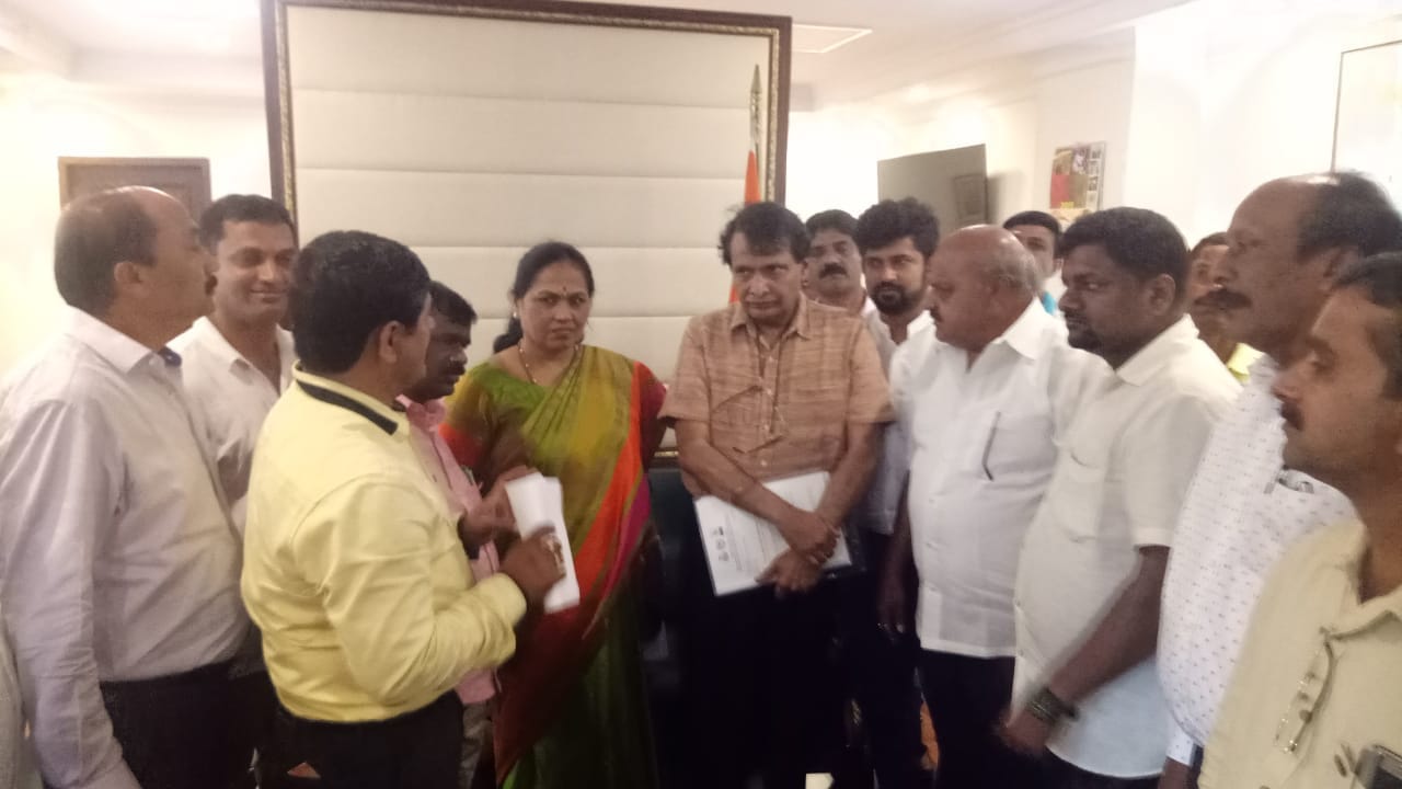 ಕಾಳುಮೆಣಸು ಆಮದು ನೀತಿಯಲ್ಲಿ ಬದಲಾವಣೆ: ಕೇಂದ್ರ ಸಚಿವ ಸುರೇಶ್ ಪ್ರಭು ಭರವಸೆ