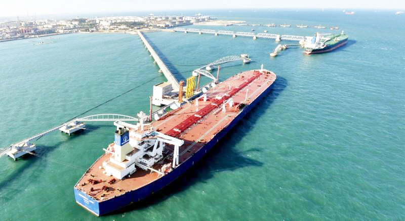 ಸೌದಿ ಅರೇಬಿಯದ ಎರಡು ತೈಲ ಹಡಗುಗಳ ಮೇಲೆ ಉಗ್ರರ ದಾಳಿ: ತೈಲ ಸರಬರಾಜಿನಲ್ಲಿ ವ್ಯತ್ಯಯ