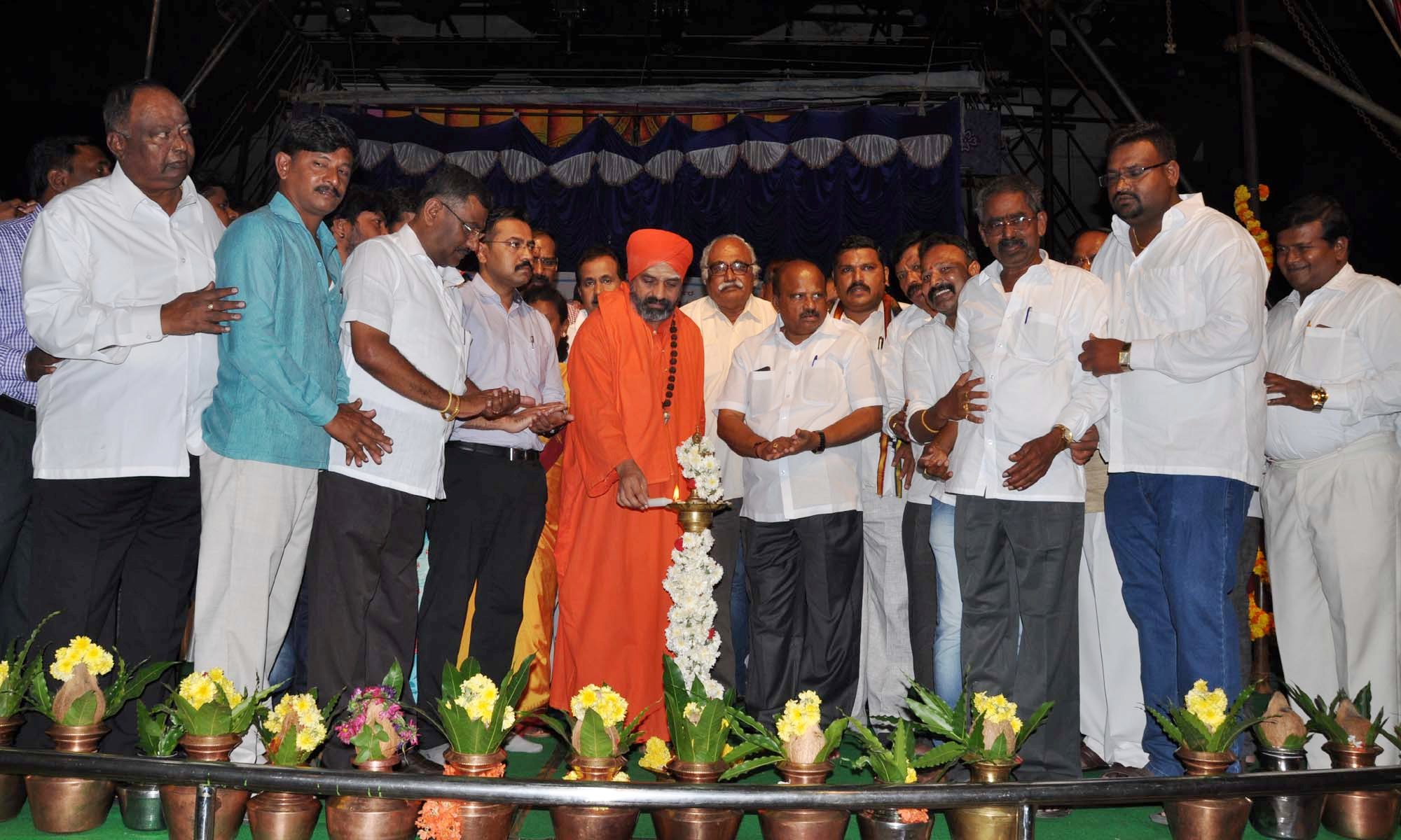 ಭಾವೈಕ್ಯತೆ, ಅಭಿವೃದ್ಧಿಯಿಂದ ದೇಶ ಕಟ್ಟಬೇಕು: ನಿಜಗುಣಾನಂದ ಸ್ವಾಮೀಜಿ