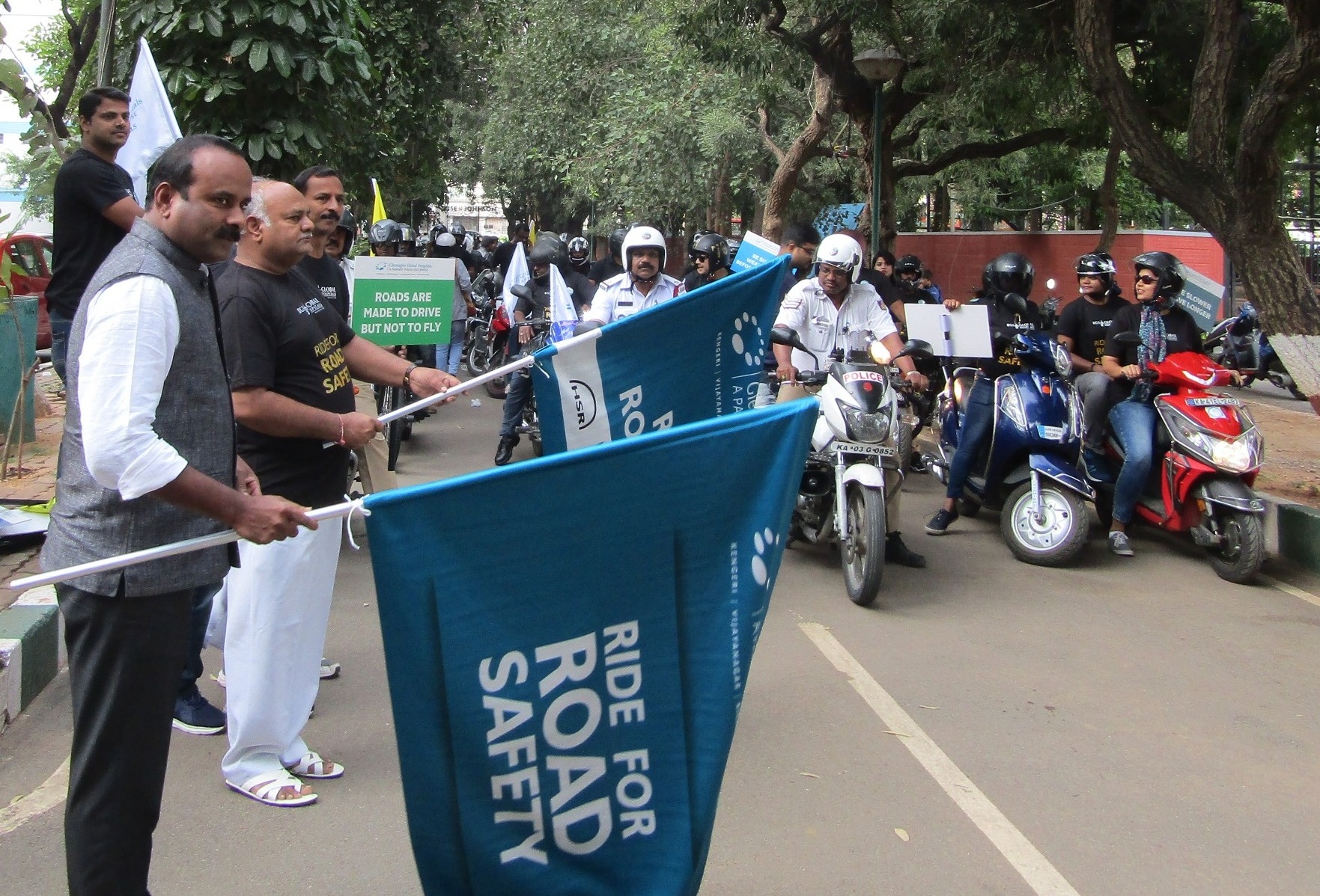 ರಸ್ತೆ ಸುರಕ್ಷತೆಗೆ ಆದ್ಯತೆ ನೀಡಿ, ಅಪಘಾತ ತಪ್ಪಿಸಿ: ಮೇಯರ್ ಸಂಪತ್‌ ರಾಜ್