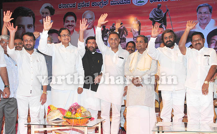 ರಾಜ್ಯ ವಿಭಜನೆ ಕುರಿತು ಮಾತನಾಡುವವರು ಮೂರ್ಖರು: ಸಿದ್ದರಾಮಯ್ಯ