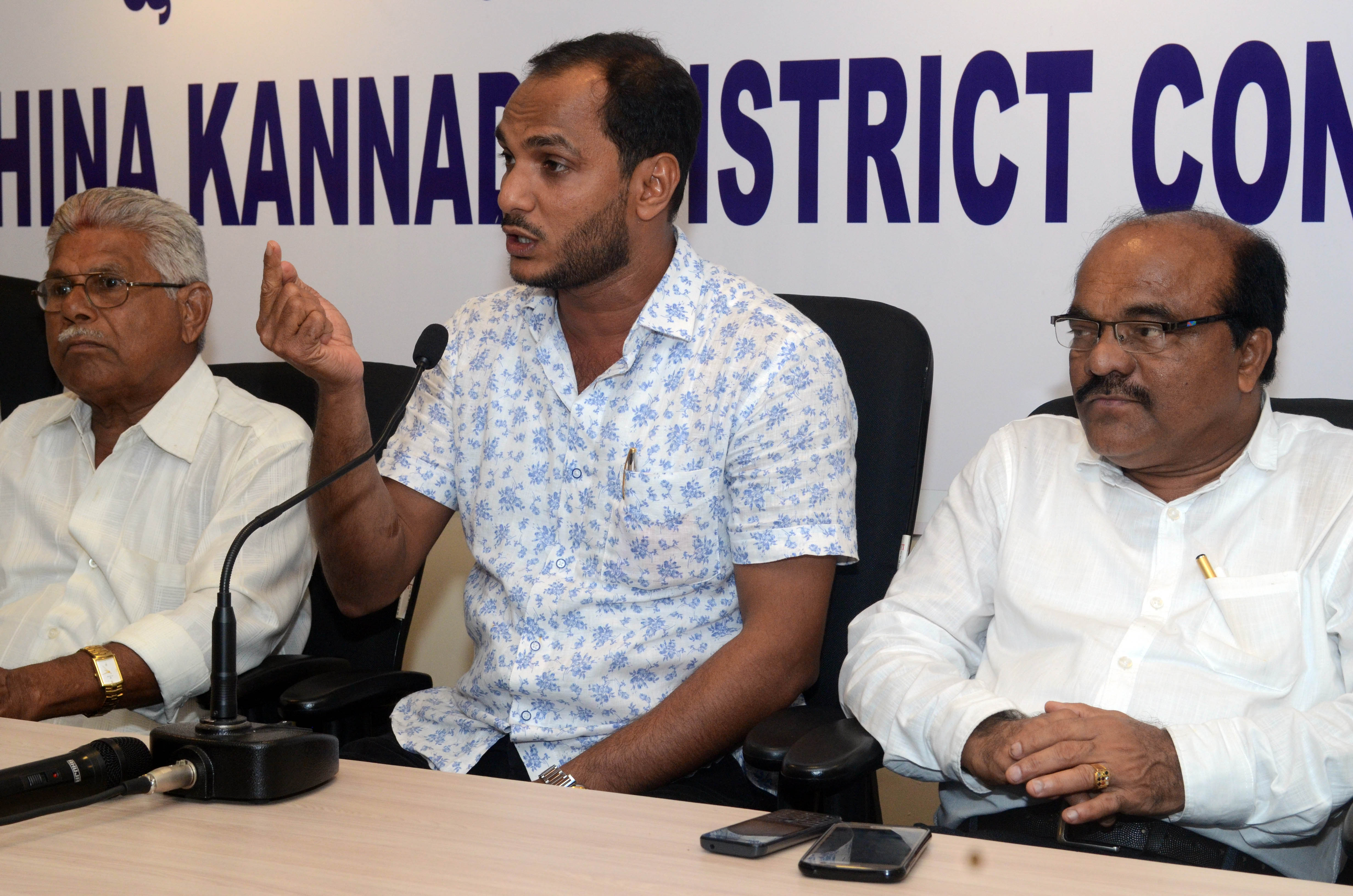 ಸುಂಕ ವಸೂಲಿ ನಿಲ್ಲಿಸಲು 10 ದಿನಗಳ ಗಡುವು: ಅಬ್ದುಲ್ ಸಲೀಮ್