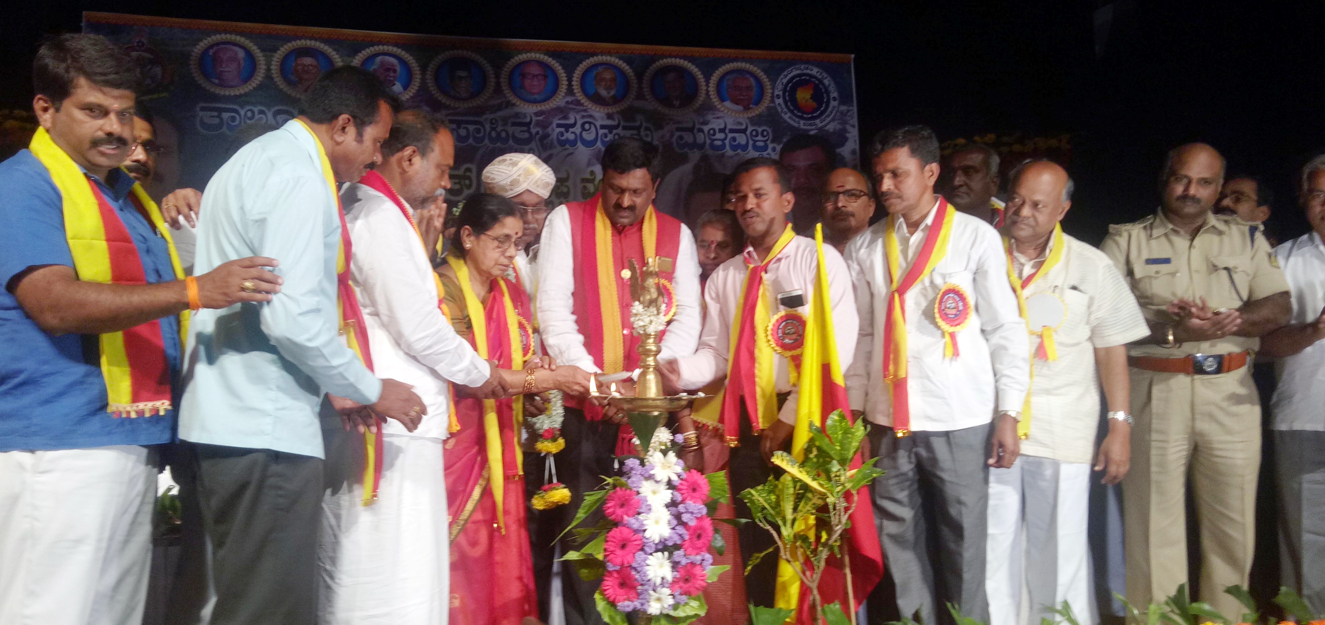 ಪುಸ್ತಕ ಓದುವುದು ಜ್ಞಾನವೃದ್ಧಿಗೆ ಒಳ್ಳೆಯದು: ಶಾಸಕ ಡಾ.ಕೆ.ಅನ್ನದಾನಿ