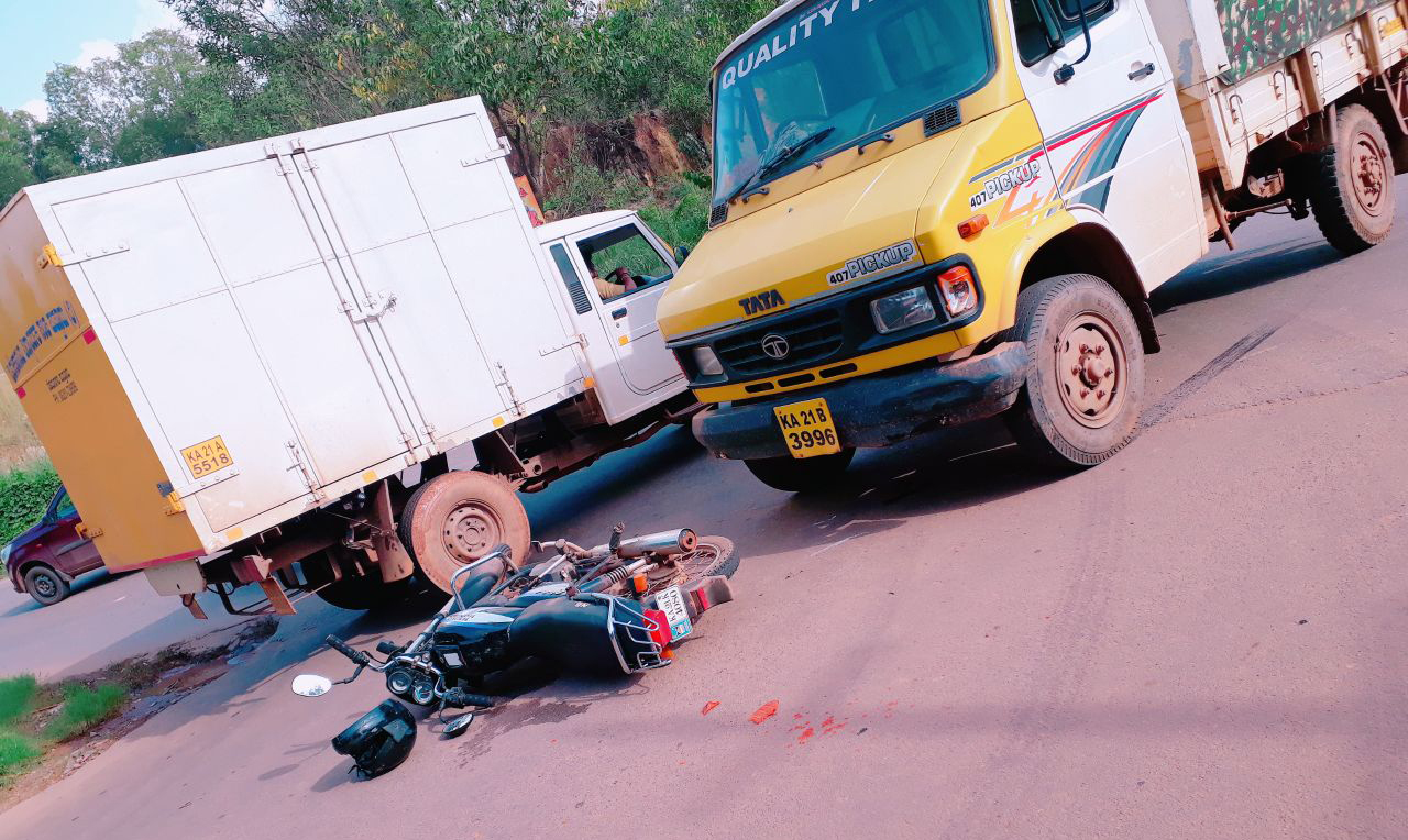 ಪುತ್ತೂರು: ಬೈಕ್- ಲಾರಿ ಢಿಕ್ಕಿ: ಸವಾರ ಗಂಭೀರ