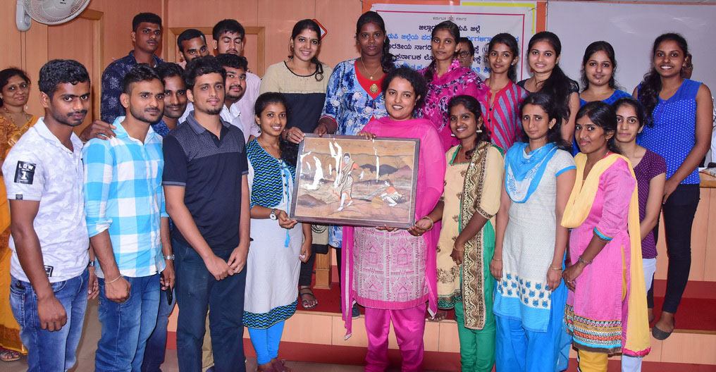 ಆಡಳಿತ ಸೇವೆಗೆ ಹೆಚ್ಚು ಮಹಿಳೆಯರು ಬರಲಿ: ಜಿಲ್ಲಾಧಿಕಾರಿ ಪ್ರಿಯಾಂಕ