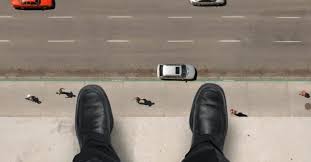 ಸಾಲಗಾರರನ್ನು ನೋಡಿ 3ನೇ ಮಹಡಿಯಿಂದ ಹಾರಿದ ವ್ಯಕ್ತಿ!