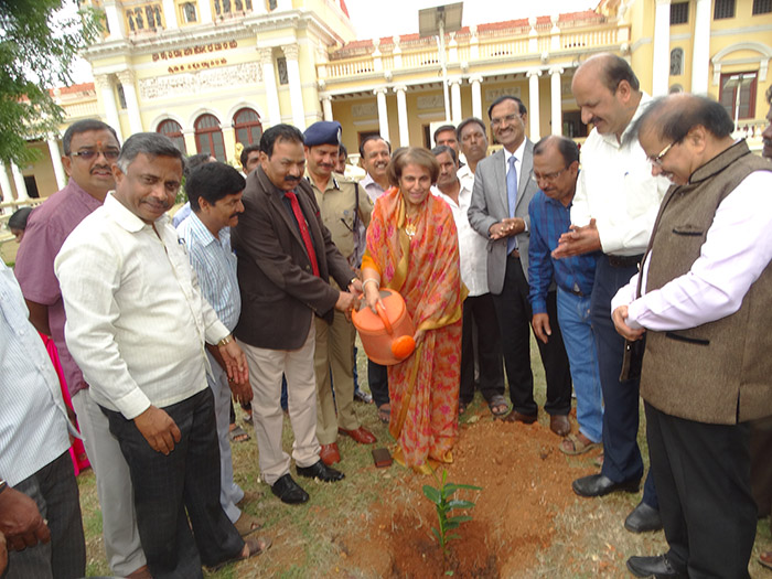 ಒಡೆಯರ್ ಚಿತ್ರದಲ್ಲಿ ನಮ್ಮ ಮನೆತನದ ಬಗ್ಗೆ ಚಿತ್ರೀಕರಿಸಿದರೆ ನಮ್ಮ ಆಕ್ಷೇಪವಿದೆ: ಪ್ರಮೋದಾದೇವಿ ಒಡೆಯರ್