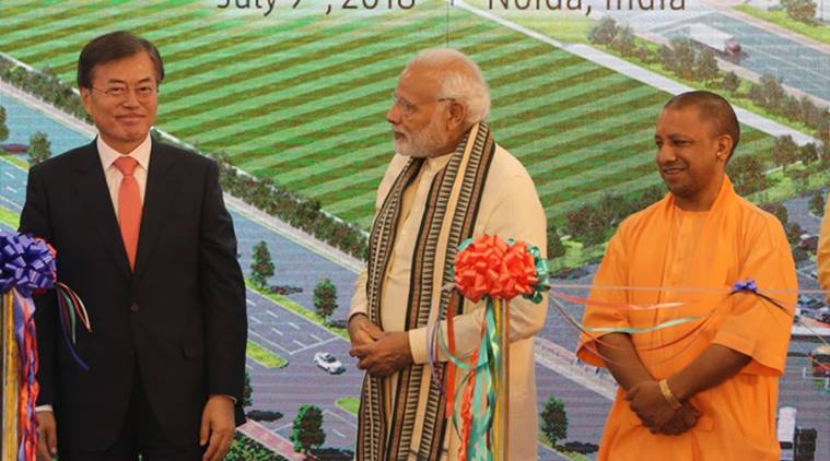 ನೋಯ್ಡಾ: ವಿಶ್ವದ ಅತೀ ದೊಡ್ಡ ಮೊಬೈಲ್ ಫ್ಯಾಕ್ಟರಿ ಉದ್ಘಾಟಿಸಿದ ಪ್ರಧಾನಿ ಮೋದಿ