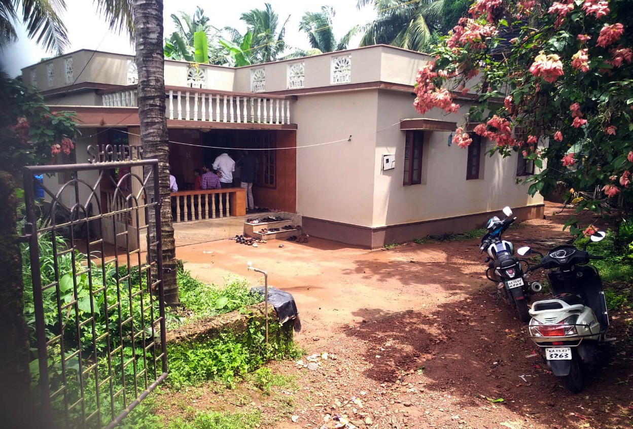 ಉಪ್ಪಳದ ಅಪಘಾತದಲ್ಲಿ ಐದು ಮಂದಿ ಮೃತ್ಯು: ಅಜ್ಜಿನಡ್ಕ ಮನೆಯಲ್ಲಿ ಮಡುಗಟ್ಟಿದ ಶೋಕ