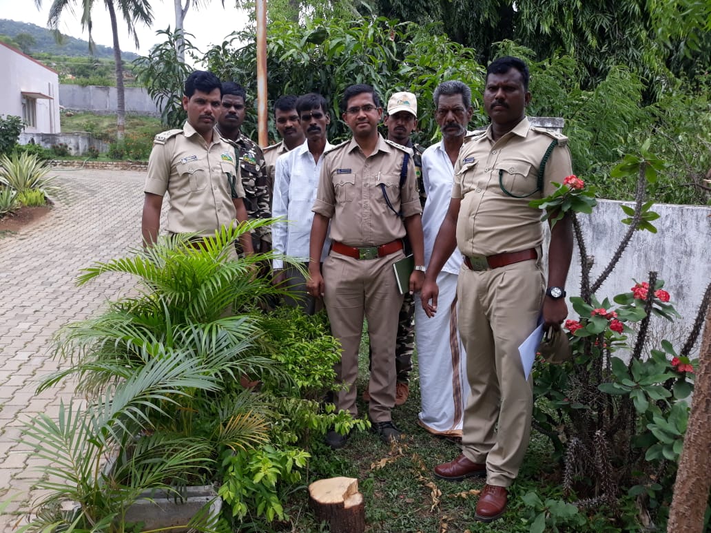 ಹನೂರು: ಶ್ರೀಗಂಧದ ಮರ ಕಳವು