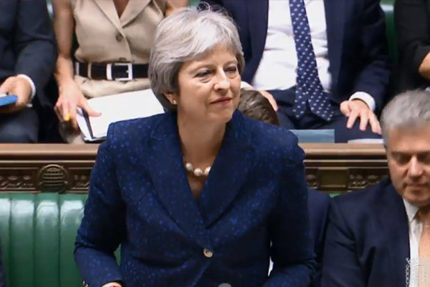 ತೆರೆಸಾ ಮೇ ಬ್ರೆಕ್ಸಿಟ್ ಯೋಜನೆಯನ್ನು ವಿರೋಧಿಸಿ ವಿದೇಶಾಂಗ ಕಾರ್ಯದರ್ಶಿ ರಾಜೀನಾಮೆ