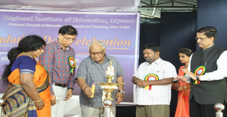 ಭಾರತೀಯ ಶಿಕ್ಷಣ ವ್ಯವಸ್ಥೆ ಬದಲಾಗಬೇಕು: ಪ್ರೊ.ಸಿ.ಎನ್.ಆರ್.ರಾವ್ ಭಾರತೀಯ ಶಿಕ್ಷಣ ವ್ಯವಸ್ಥೆ ಬದಲಾಗಬೇಕು: ಪ್ರೊ.ಸಿ.ಎನ್.ಆರ್.ರಾವ್