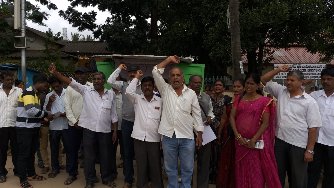 ಚಿಕ್ಕಮಗಳೂರು: ದಲಿತ, ಪ್ರಗತಿಪರ ಸಂಘಟನೆಗಳ ಒಕ್ಕೂಟದಿಂದ ಧರಣಿ