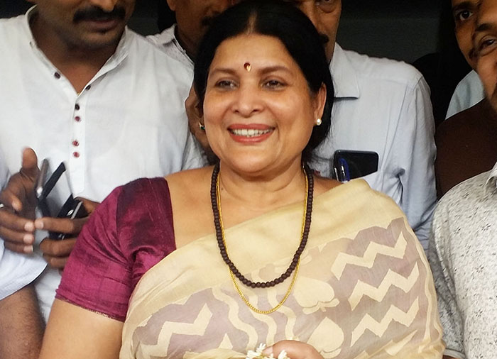 ಹೊಸದಿಲ್ಲಿಯಲ್ಲಿ ಕನ್ನಡ ಭಾಷಾ ಅಕಾಡಮಿ ಸ್ಥಾಪನೆ : ಕೇಜ್ರಿವಾಲ್ ಸರಕಾರಕ್ಕೆ ಸಚಿವೆ ಜಯಮಾಲಾ ಅಭಿನಂದನೆ