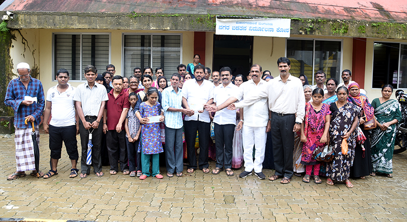 ಮಂಗಳೂರು:ಪಾಲಿಕೆಯಿಂದ ಸಹಾಯಧನ ಚೆಕ್ ವಿತರಣೆ