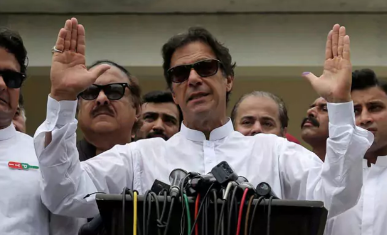 ಚುನಾವಣಾ ಆಯೋಗಕ್ಕೆ ಲಿಖಿತ ಕ್ಷಮಾಪಣೆ ಸಲ್ಲಿಸಿದ ಇಮ್ರಾನ್