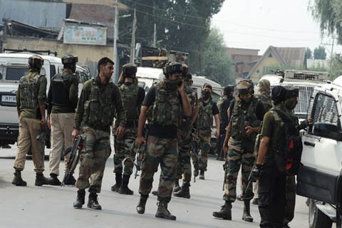 ಶ್ರೀನಗರ: ಗುಂಡಿನ ಚಕಮಕಿಯಲ್ಲಿ ಪೊಲೀಸ್ ಸಿಬ್ಬಂದಿ ಬಲಿ, ಮೂವರಿಗೆ ಗಾಯ