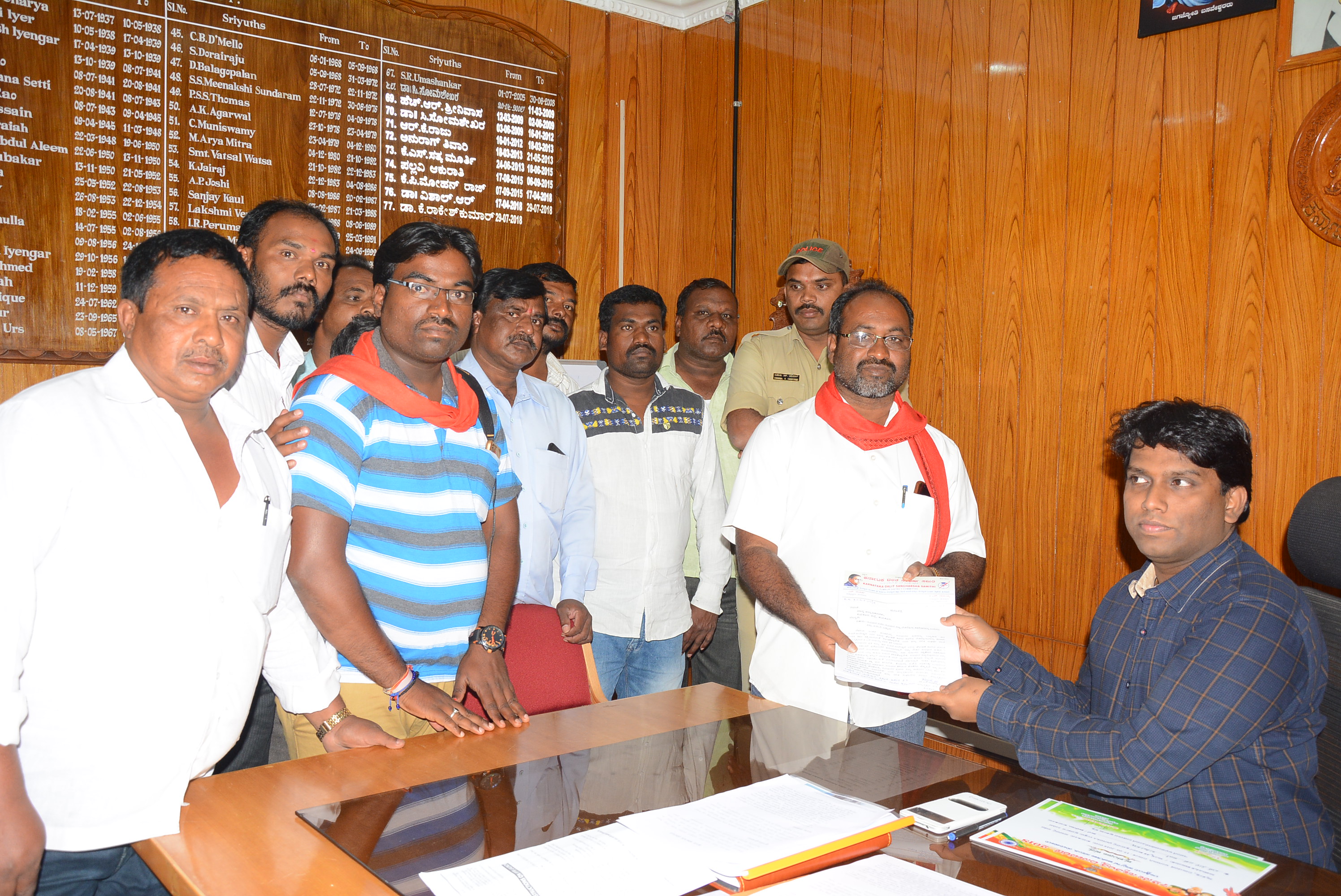 ತುಮಕೂರು: ಸಂವಿಧಾನ ಸುಟ್ಟ ಕಿಡಿಗೇಡಿಗಳ ಬಂಧನಕ್ಕೆ ದಸಂಸ ಆಗ್ರಹ