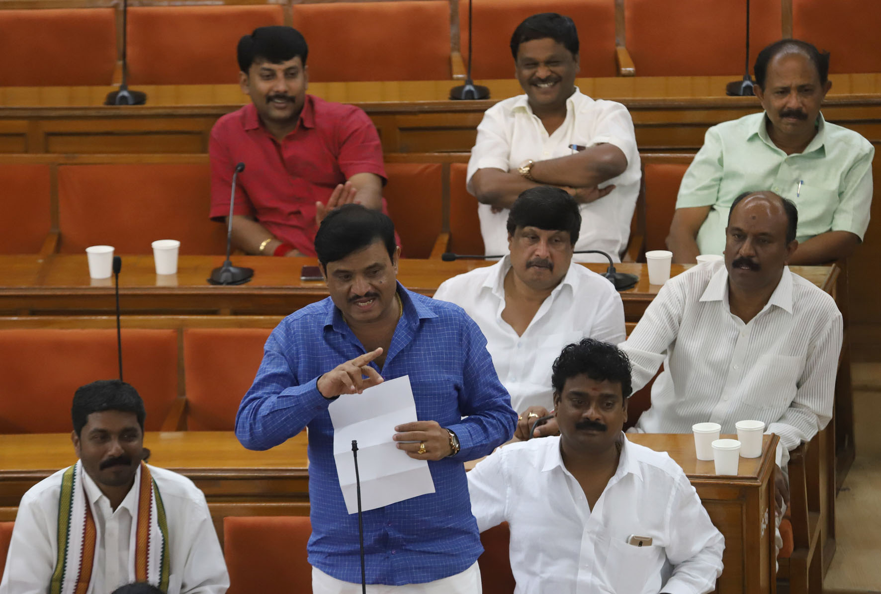 ದ್ವಿಚಕ್ರ ವಾಹನ, ಕಾರುಗಳ ಮೂಲಕ ಕಸ ಸಾಗಾಣಿಕೆ: ಶಾಸಕ ಮುನಿರತ್ನ ಆರೋಪ