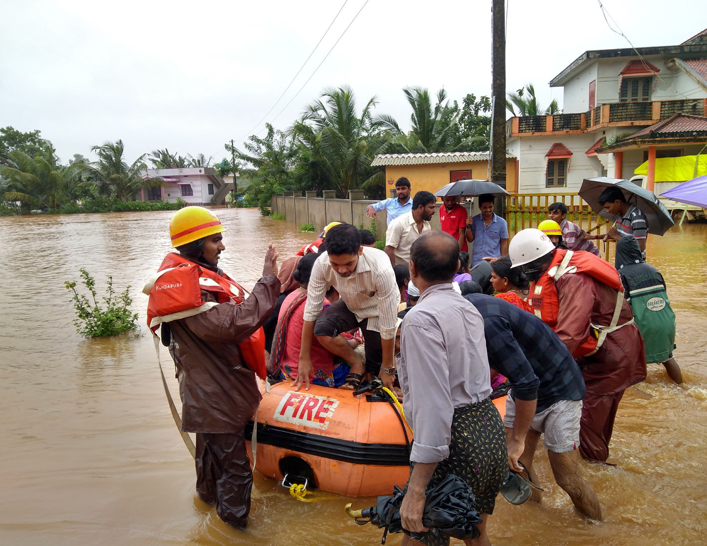 ಕುಂದಾಪುರ: 25 ಮನೆಗಳಿಗೆ ನುಗ್ಗಿದ ನೀರು, ಜನರ ರಕ್ಷಣೆ ಗಂಜಿ ಕೇಂದ್ರ ಆರಂಭ
