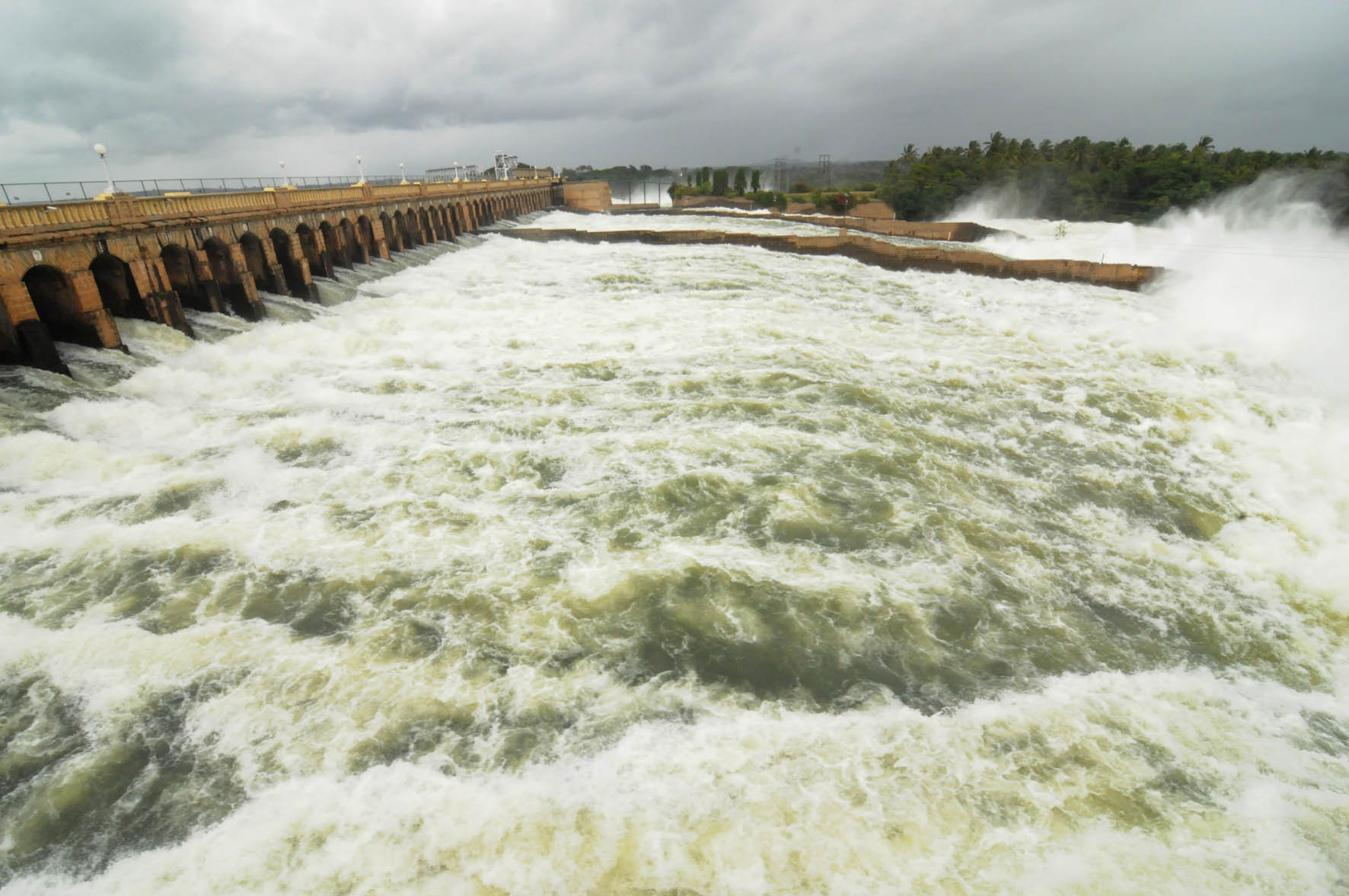 ಕೆಆರ್‌ಎಸ್‌ನಿಂದ 1 ಲಕ್ಷ ಕ್ಯೂಸೆಕ್ ನೀರು ಬಿಡುಗಡೆ