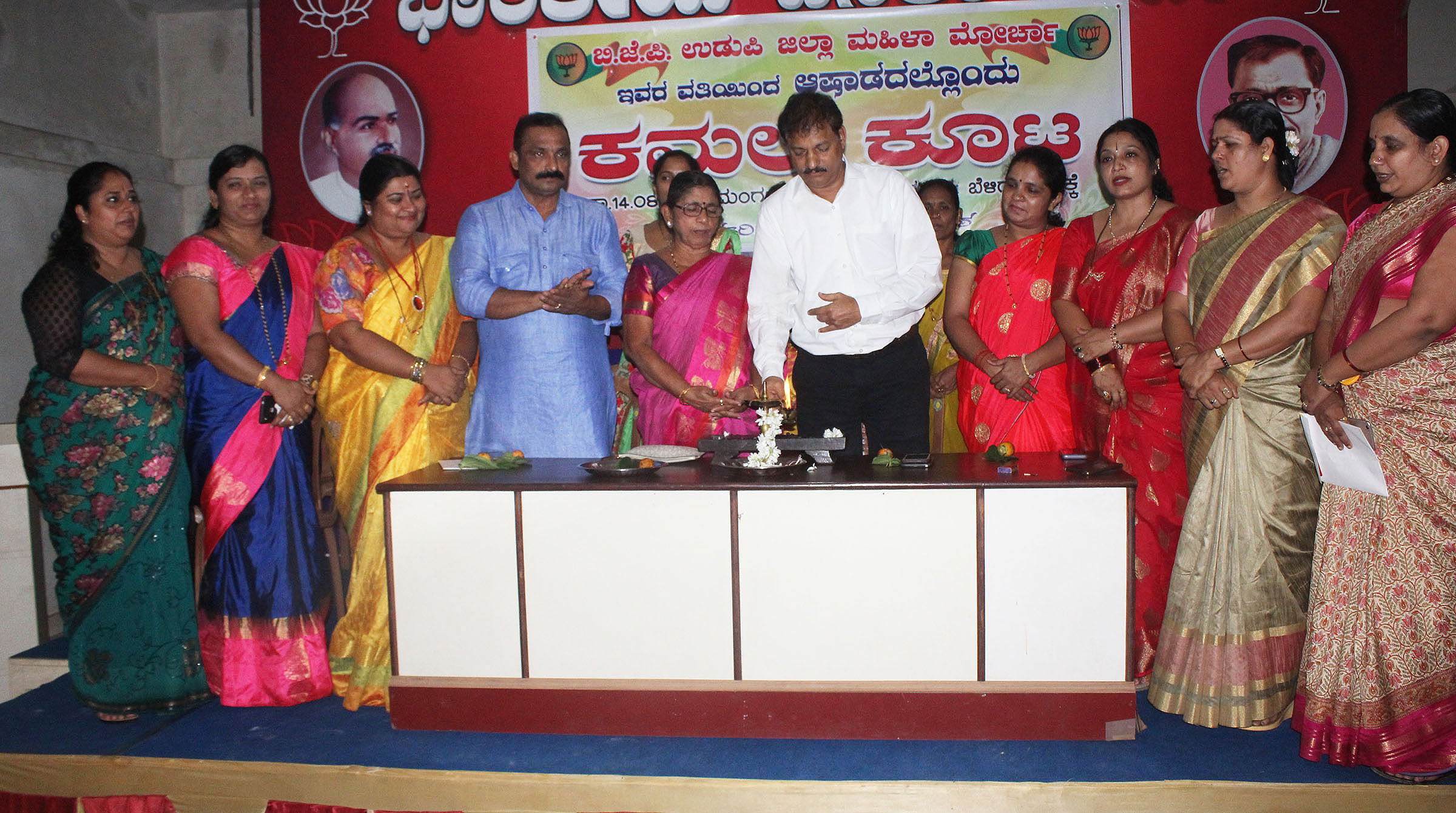 ಮಹಿಳಾ ಮೋರ್ಚಾದಿಂದ ಆಷಾಡದಲ್ಲೊಂದು ಕಮಲ ಕೂಟ