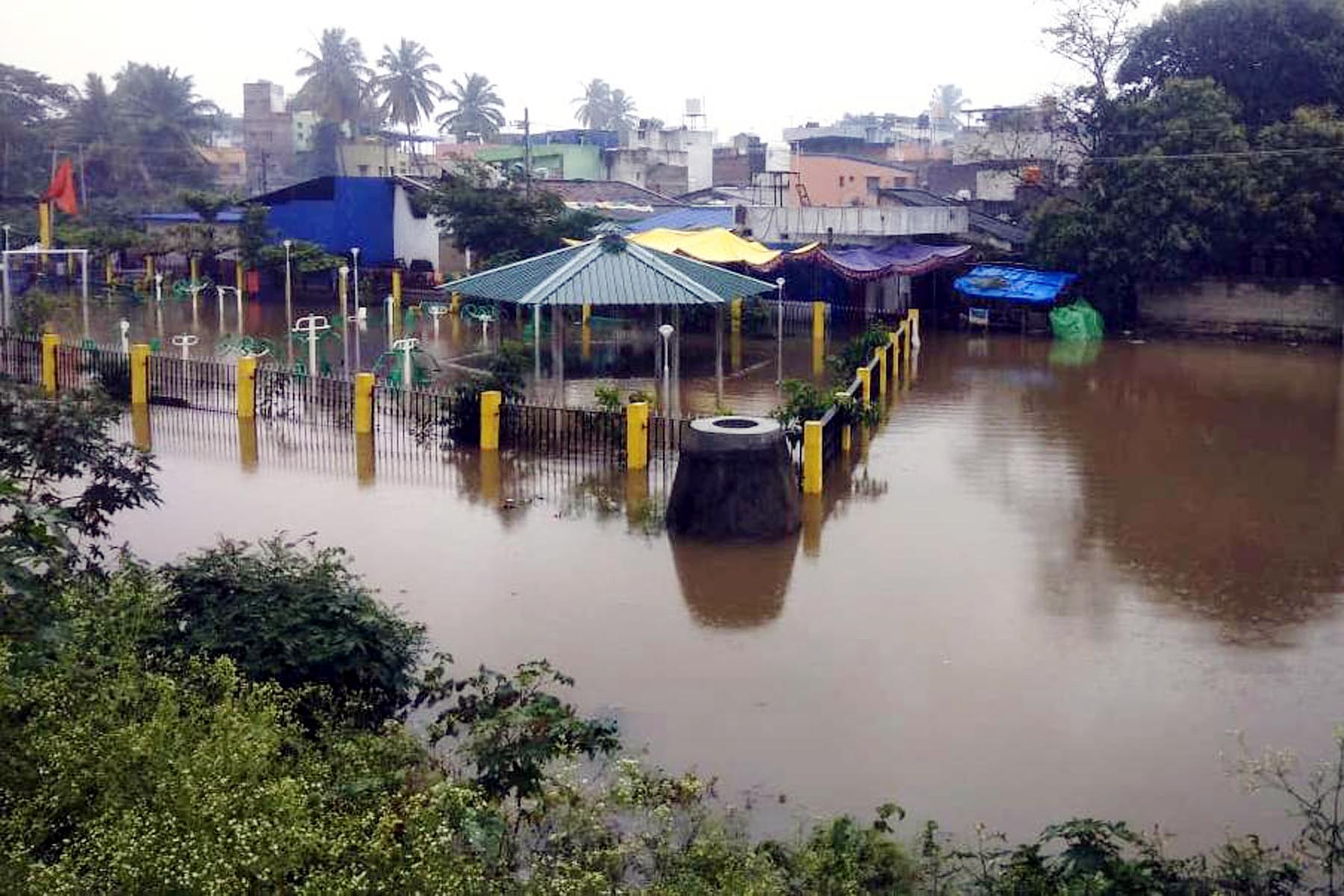 ಅಪಾಯದ ಮಟ್ಟ ಮೀರಿ ಹರಿಯುತ್ತಿರುವ ತುಂಗಾ, ಭದ್ರಾ ನದಿಗಳು: ಶಿವಮೊಗ್ಗ - ಭದ್ರಾವತಿಯಲ್ಲಿ ಪ್ರವಾಹ