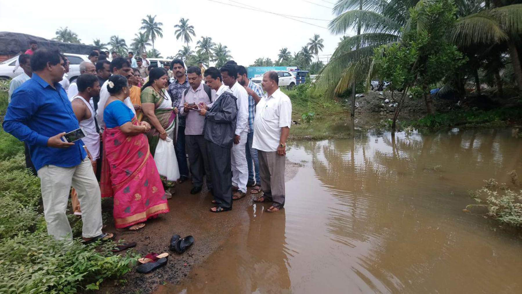 ಉಪ್ಪೂರಿನ ನೆರೆ ಬಾಧಿತ ಪ್ರದೇಶಗಳಿಗೆ ಸಚಿವೆ ಜಯಮಾಲ ಭೇಟಿ