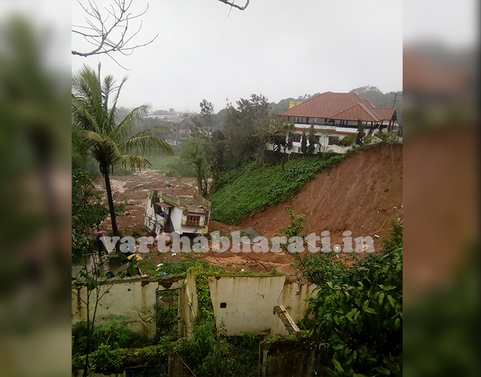 ಮಹಾಮಳೆಗೆ ತತ್ತರಿಸಿದ ಕೊಡಗು: ಹಲವೆಡೆ ಗುಡ್ಡ ಕುಸಿತ, ಆಶ್ರಯ ಕಳೆದುಕೊಂಡ ನೂರಾರು ಗ್ರಾಮಸ್ಥರು