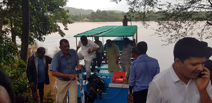 ನೆರೆ ಆವರಿಸಿದ ಪಾವೂರು ಉಳಿಯ ಪ್ರದೇಶಕ್ಕೆ ತಾಪಂ ಅಧ್ಯಕ್ಷ ಭೇಟಿ
