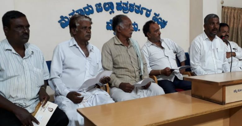 ಮೈಸೂರು: ವರುಣಾ ನಾಲೆಗೆ ನೀರು ಹರಿಸಲು ರೈತರ ಒತ್ತಾಯ