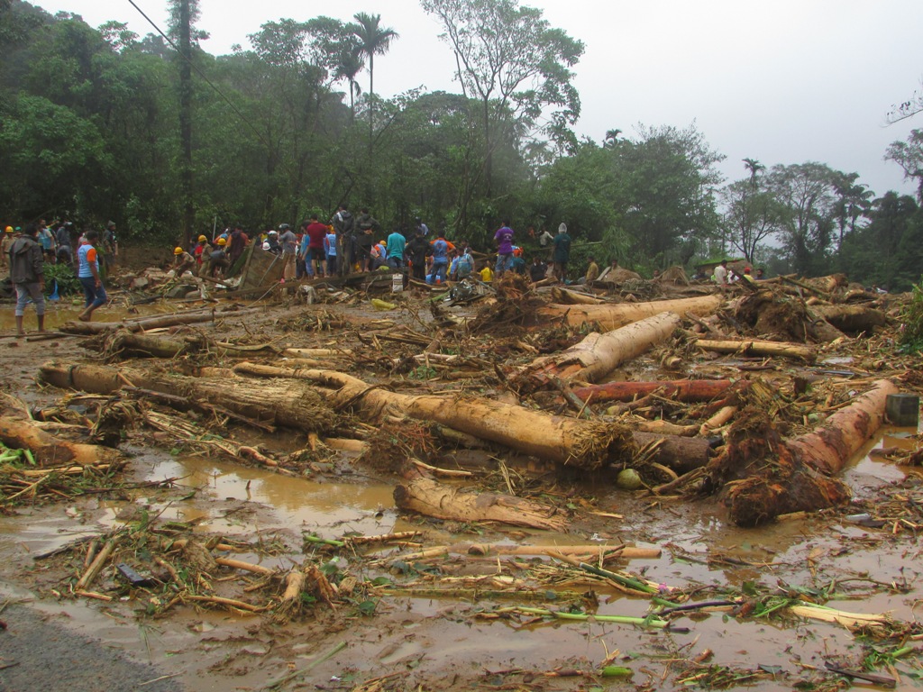ಜೋಡುಪಾಲ ಗುಡ್ಡಕುಸಿತ: ಅಲ್ಲಲ್ಲಿ ಭೂಮಿ ಬಿರುಕು