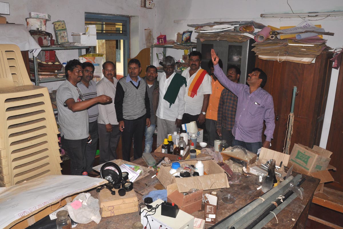 ಚಿಕ್ಕಮಗಳೂರು: ಕಟ್ಟಡಗಳ ದುರಸ್ತಿಗೆ ಶಿಕ್ಷಣ ಇಲಾಖೆ ನಿರ್ಲಕ್ಷ್ಯ; ಆರೋಪ