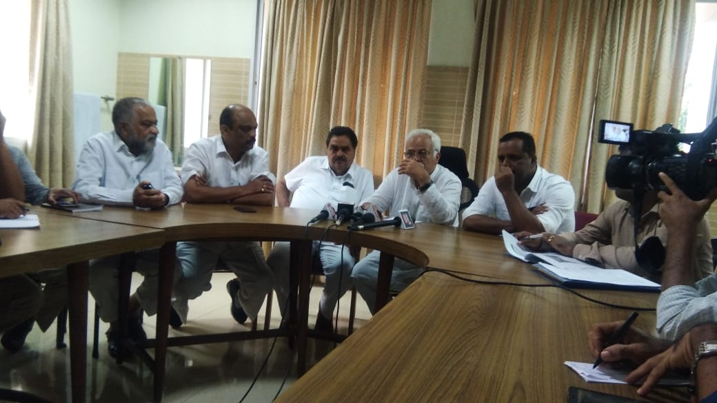 ದ.ಕ., ಉಡುಪಿಯಲ್ಲಿ 2,336 ಮನೆಗಳಿಗೆ ಹಾನಿ, ಕೊಡಗಿನಲ್ಲಿ ಸಮರೋಪಾದಿಯಲ್ಲಿ ರಕ್ಷಣಾ ಕಾರ್ಯ: ಆರ್.ವಿ.ದೇಶಪಾಂಡೆ