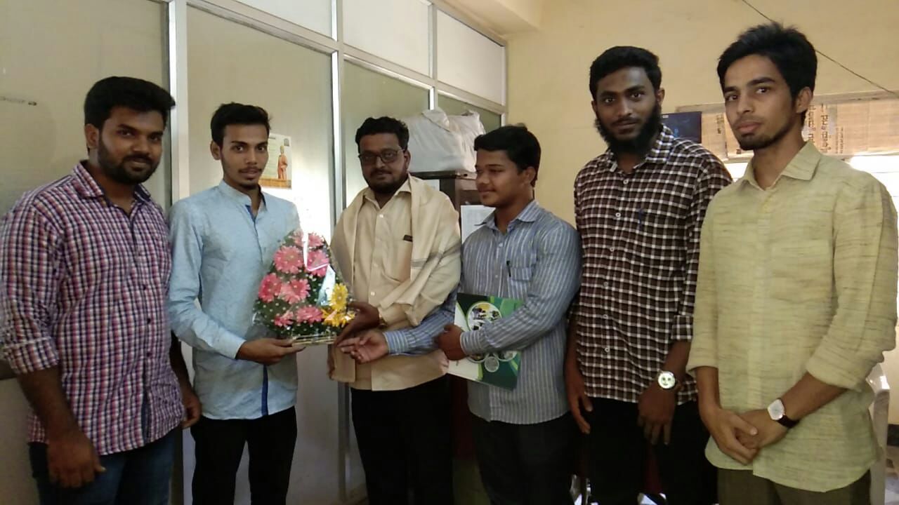 ಮೃತ ಪುತ್ರಿಯ ನೆನಪಿನಲ್ಲಿ ವಿದ್ಯಾರ್ಥಿನಿಯರ ಶುಲ್ಕ ಪಾವತಿಸಿದ ಕ್ಲರ್ಕ್: ಕ್ಯಾಂಪಸ್ ಫ್ರಂಟ್ ಅಭಿನಂದನೆ