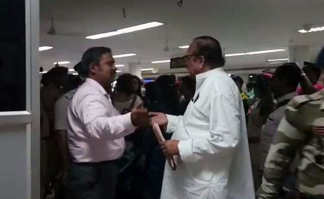 ಅಸ್ಸಾಂ ವಿಮಾನ ನಿಲ್ದಾಣದಲ್ಲಿ ತೃಣಮೂಲ ತಂಡಕ್ಕೆ ತಡೆ