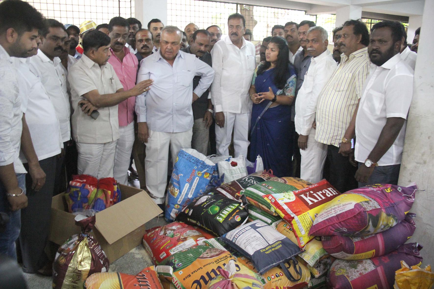 ಕೇರಳ, ಕೊಡಗಿನ ನೆರೆ ಸಂತ್ರಸ್ತರಿಗೆ ಜಯನಗರ, ಬಿಟಿಎಂ ಲೇಔಟ್ ಜನರಿಂದ ನೆರವು