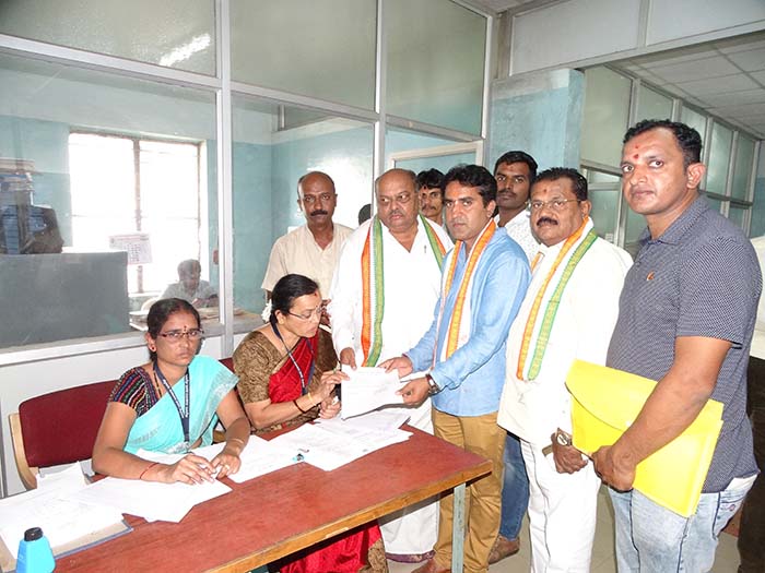ಮೈಸೂರು ಮಹಾನಗರ ಪಾಲಿಕೆ ಚುನಾವಣೆ: ವಿವಿಧ ಪಕ್ಷಗಳ ಅಭ್ಯರ್ಥಿಗಳಿಂದ ನಾಮಪತ್ರ ಸಲ್ಲಿಕೆ