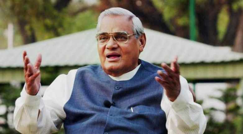 ಫೇಸ್‌ಬುಕ್‌ನಲ್ಲಿ ವಾಜಪೇಯಿಯನ್ನು ಟೀಕಿಸಿದ್ದ ವಿವಿ ಪ್ರಾಧ್ಯಾಪಕರ ವಿರುದ್ಧ ಎರಡು ಎಫ್‌ಐಆರ್