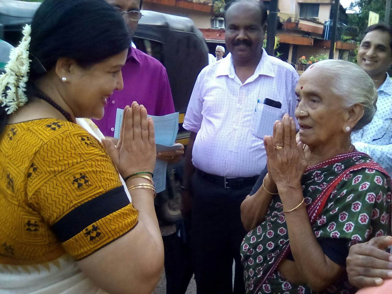 ಉಡುಪಿ ನಗರಸಭೆ: ಸಚಿವ ಜಯಮಾಲರಿಂದ ಮತಯಾಚನೆ