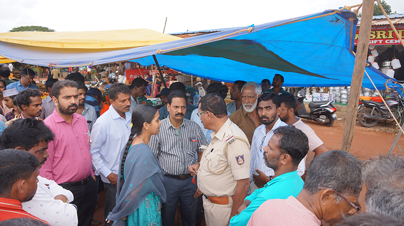ಕಾಪು : ಹೆದ್ದಾರಿಯಲ್ಲಿ ವಾರದ ಸಂತೆ ತೆರವು