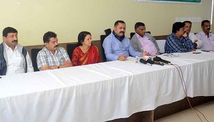 ಶರತ್ತಿಲ್ಲದೆ ಸಾಲಮನ್ನಾ ಮಾಡಿ: ಕೊಡಗು ಜಿಲ್ಲಾ ಕಾಂಗ್ರೆಸ್ ಸಮಿತಿ ಆಗ್ರಹ