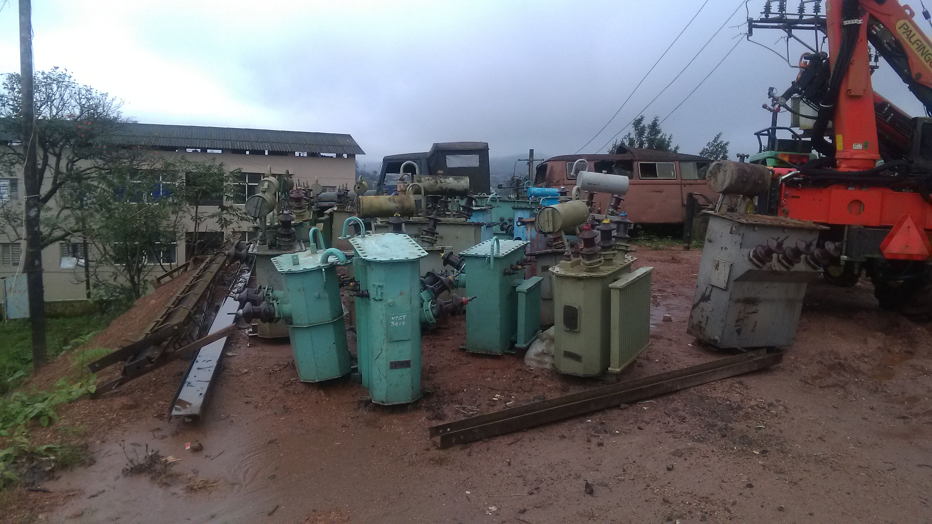 ಕೊಡಗು ಮಳೆಹಾನಿ: ಶೀಘ್ರ ವಿದ್ಯುತ್ ಸಂಪರ್ಕ ಕಲ್ಪಿಸಲು ಹರ ಸಾಹಸ