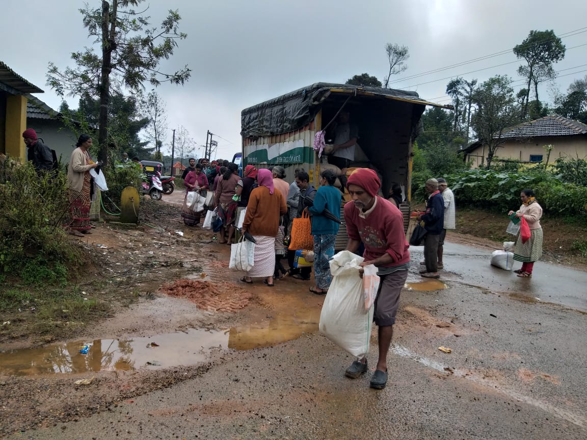 ಸಂತ್ರಸ್ತ ಕುಟುಂಬಗಳಿಗೆ ಶೀಘ್ರ ಆಹಾರ ಕಿಟ್ ವಿತರಿಸಿ: ಅಧಿಕಾರಿಗಳಿಗೆ ಜಿಲ್ಲಾಧಿಕಾರಿ ಶ್ರೀವಿದ್ಯಾ ಸೂಚನೆ