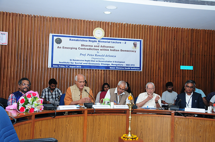 ಸಂವಿಧಾನದ ಮೂಲ ಆಶಯಗಳ ರಕ್ಷಣೆಗೆ ಶ್ರಮಿಸಬೇಕು: ಪ್ರೊ.ಪೀಟರ್ ರೊನಾಲ್ಡ್ ಡಿ’ಸೋಜಾ