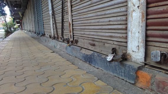 35ಎ ವಿಧಿ ಕಾಶ್ಮೀರ ಬಂದ್; ಜನಜೀವನ ಅಸ್ತವ್ಯಸ್ತ