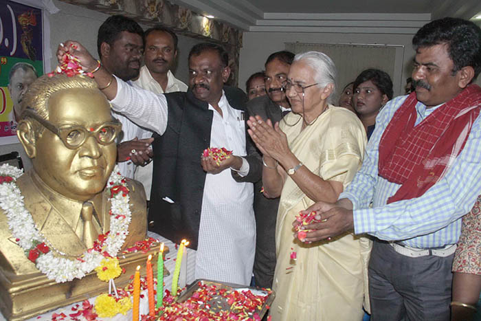 ಖಾಸಗಿ ಶಾಲೆಗಳಿಗೆ ಅನುಮತಿ ನೀಡುವುದು ನಿಲ್ಲಿಸಿ: ಮಾಜಿ ಸಚಿವೆ ಲಲಿತಾ ನಾಯಕ್