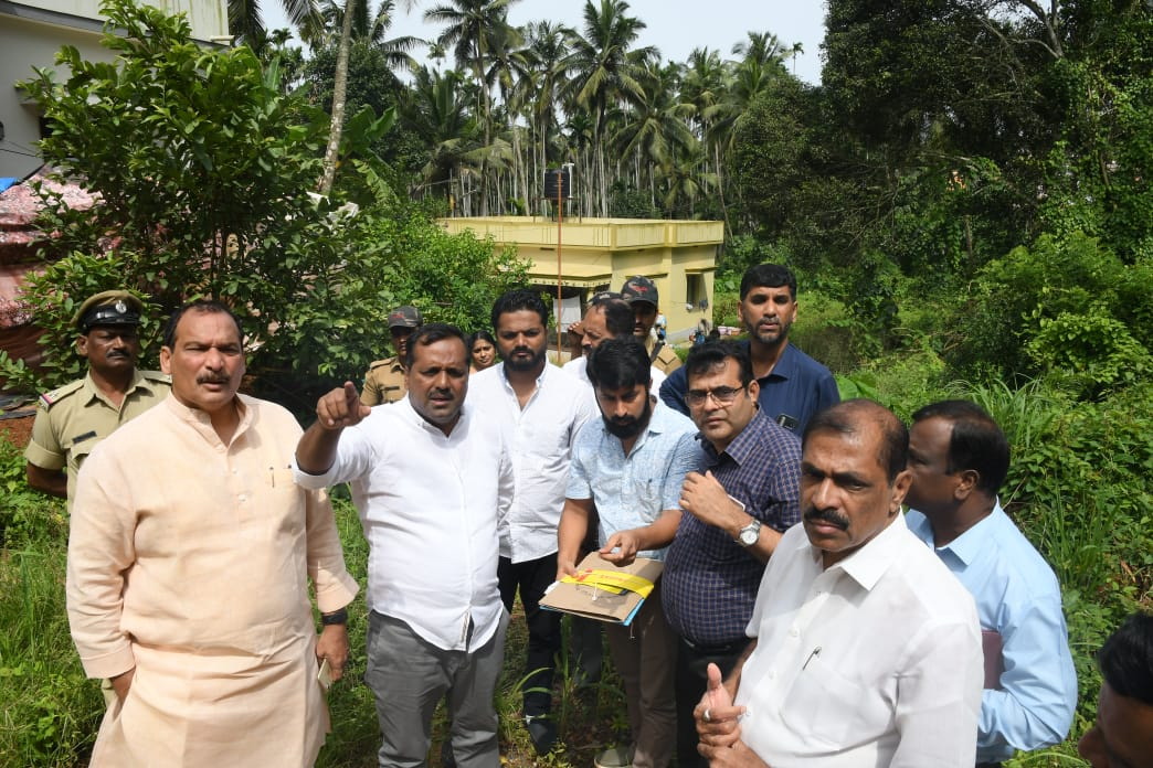 ಮೂಡಾ ಅದಾಲತ್‌ನಲ್ಲಿ ನೀಡಿದ ಭರವಸೆಯಂತೆ ಸ್ಥಳ ಪರಿಶೀಲಿಸಿದ ಸಚಿವರು