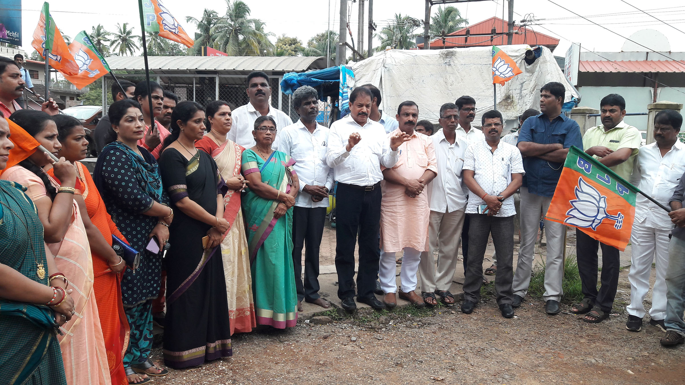 ಹಿಂ.ವರ್ಗಗಳ ರಾಷ್ಟ್ರೀಯ ಆಯೋಗಕ್ಕೆ ಸಾಂವಿಧಾನಿಕ ಮಾನ್ಯತೆ: ಬಿಜೆಪಿಯಿಂದ ಹರ್ಷಾಚರಣೆ