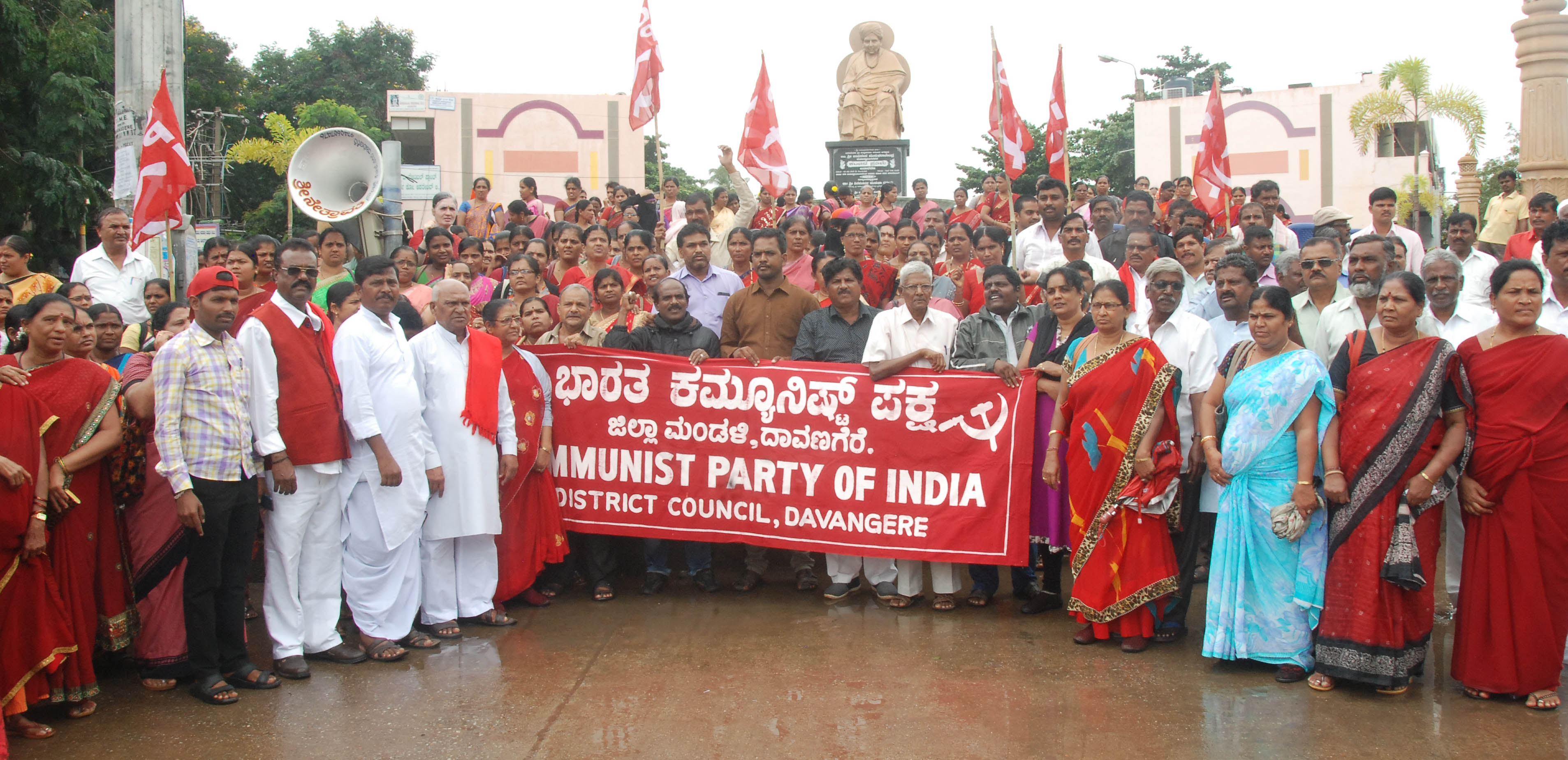 ದಾವಣಗೆರೆ: ಕೇಂದ್ರ ಸರ್ಕಾರದ ಜನ ವಿರೋಧಿ ನೀತಿ ಖಂಡಿಸಿ ಸಿಪಿಐ ಪ್ರತಿಭಟನೆ